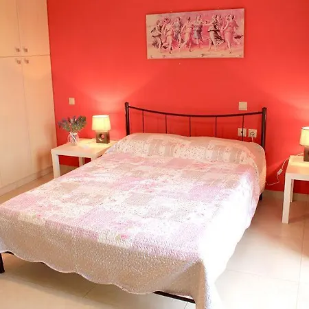 Nyaraló Red House *